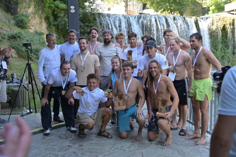 Read more about the article Španjolski majstor skokova Albert Belmonte odnosi pobjedu u Cliff Diving Battleu u Jajcu